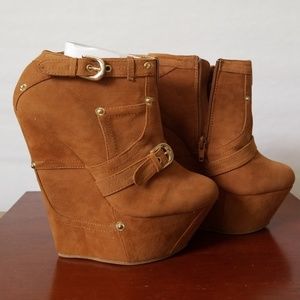 High Wedge booties